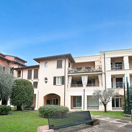 Morgante Salo-lake View & Parking - Happy Apartment