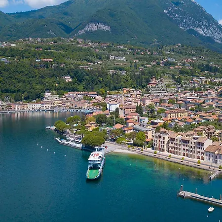 Morgante Salo-lake View & Parking - Happy Apartment *